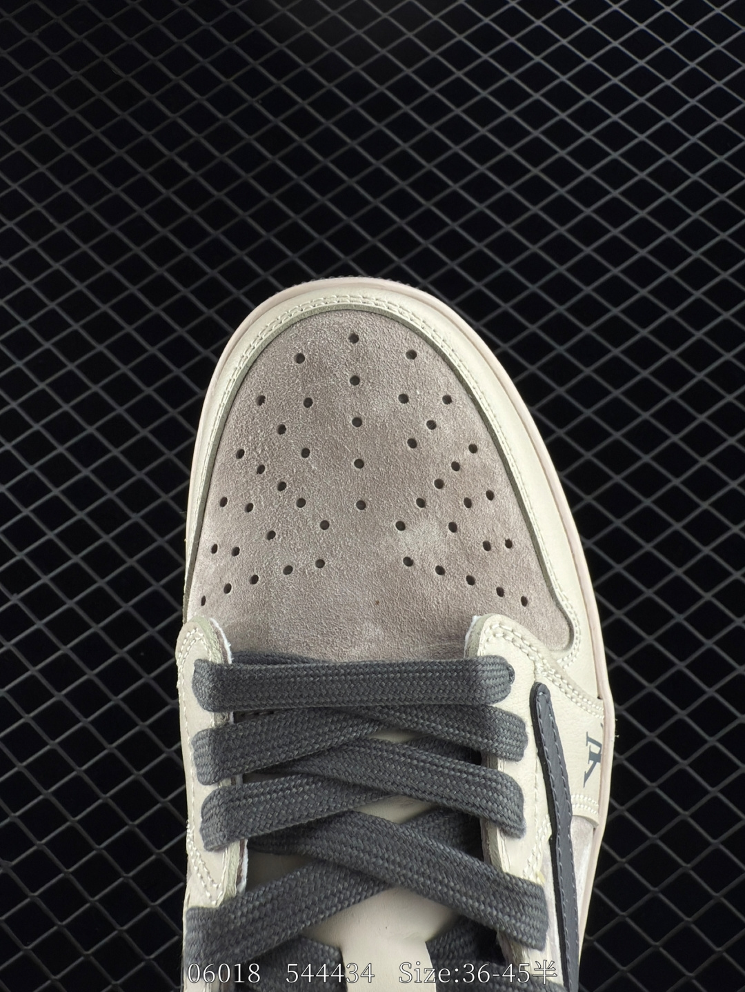 Travis Scott x Air Jordan 1 ” Reverse Mocha “